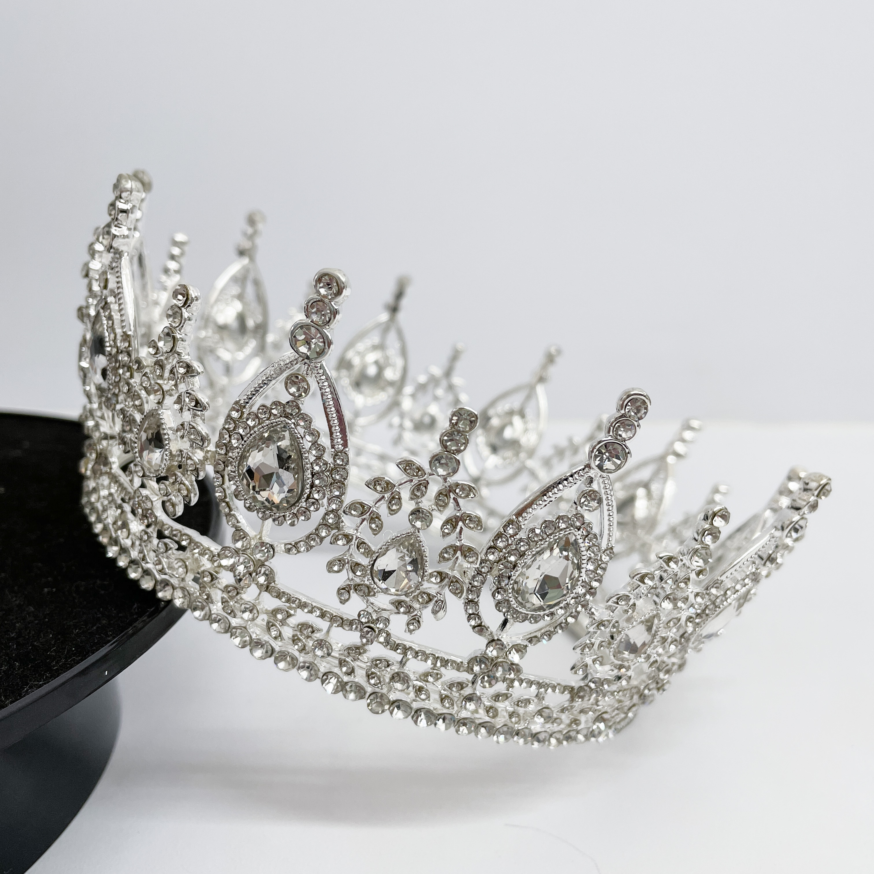 (พร้อมส่งจากไทย) มงกุฏ 097 สีเงิน มงกุฎนางงาม มงกุฎเพชร มงกุฎประกวด สินค้าพร้อมส่ง ไม่ต้องรอนาน งานพรีเมี่ยม