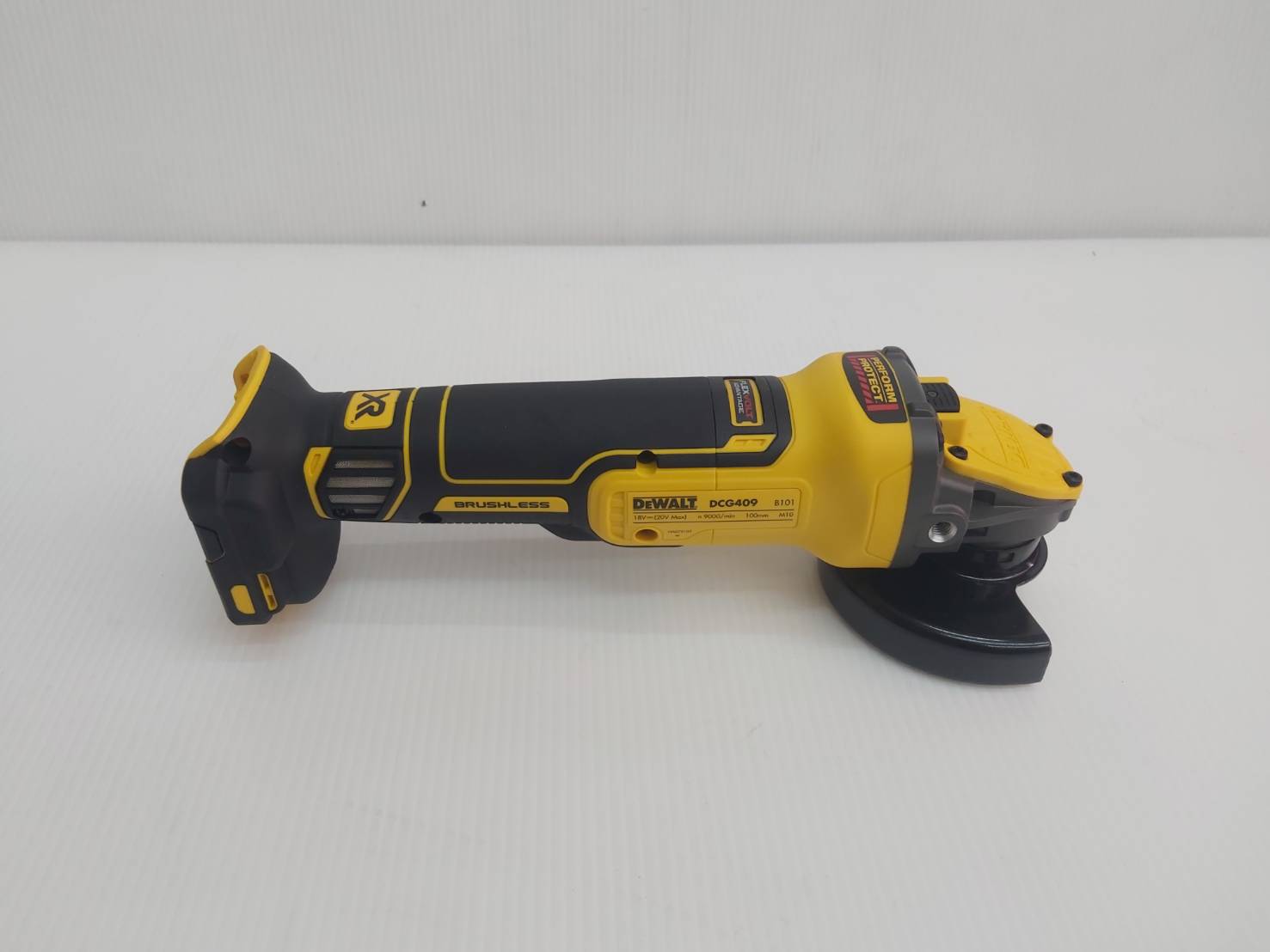 คอมโบ้ชุดสว่านไร้สาย20V (DCD805+DCG409) DCK2216P2T DEWALT