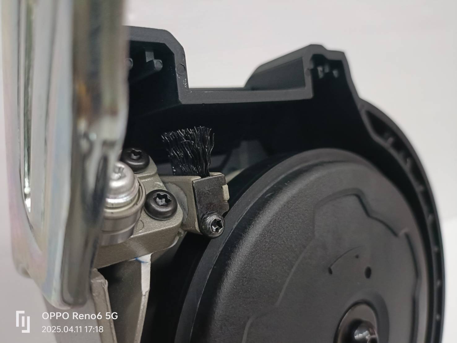 เลื่อยสายพายมือเดียว 20V DCS378B DEWALT