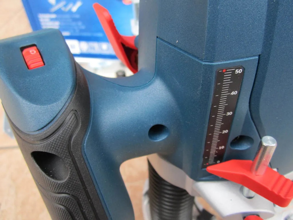 เร้าเตอร์1/4 GOF130 BOSCH