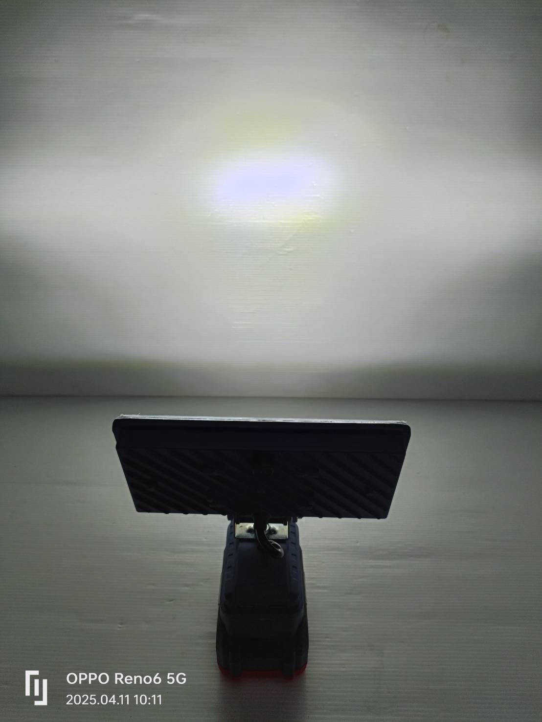 Masaru ไฟสปอร์ตไลท์ไร้สาย 8 นิ้ว 20V รุ่น SCLF-905 ปรับแสงได้ 2 ระดับ 90W สำหรับทำงานกลางคืน