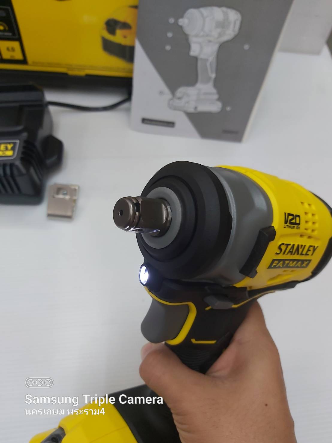 บล็อกกระแทกไร้สาย20V SBW910M1K STANLEY