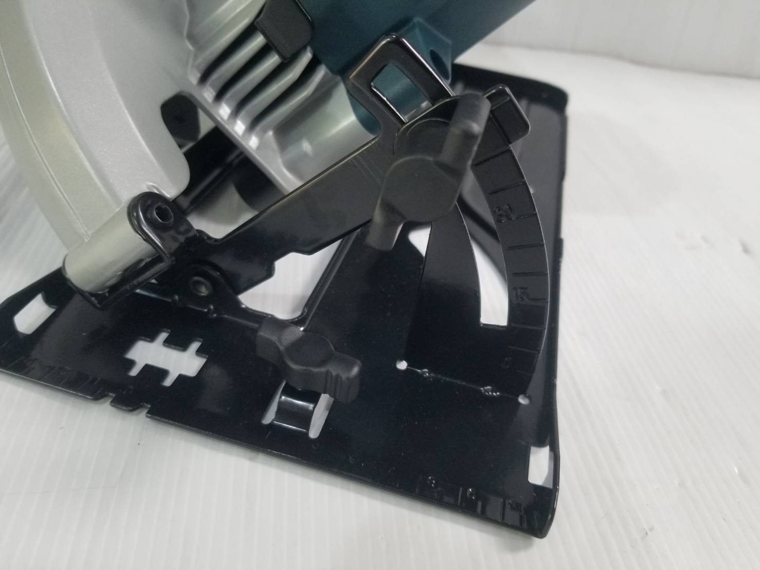 เลื่อยวงเดือน7" GKS130 BOSCH