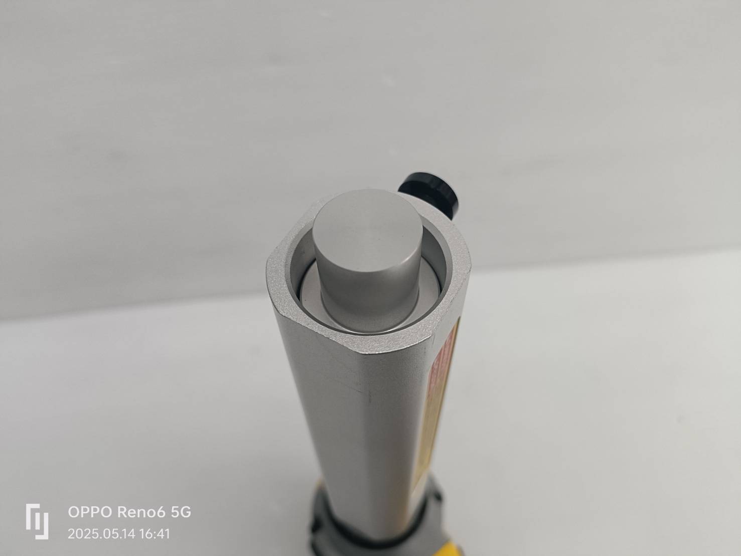 DEWALT เครื่องปอกสาย20V รุ่น DCE151NT-B1 (ตัวเปล่า)