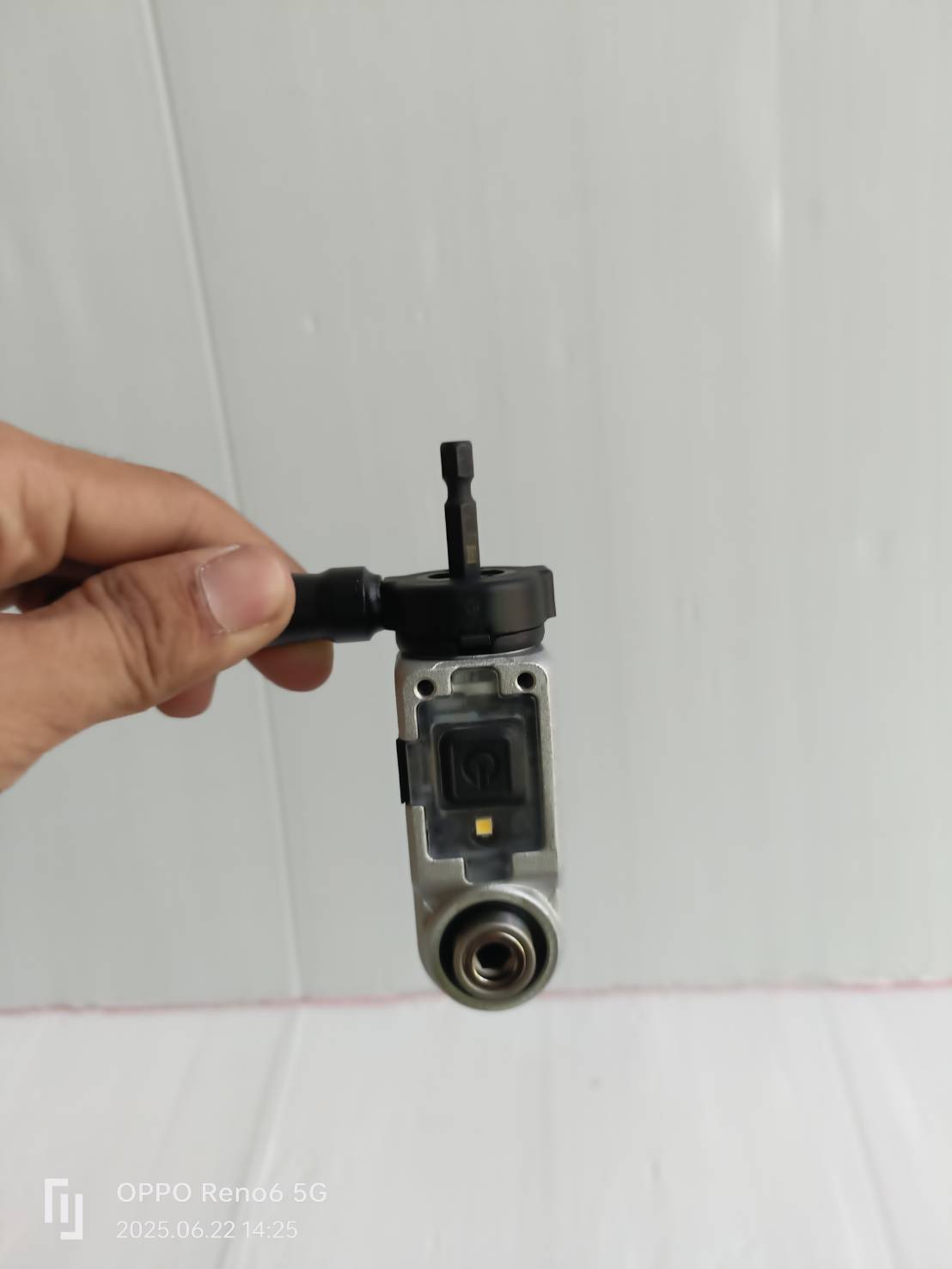 DEWALT DWALRAFT ก้านต่อไขควงมุมฉาก 90 องศา มีไฟLED ชาร์จ TYPE-C