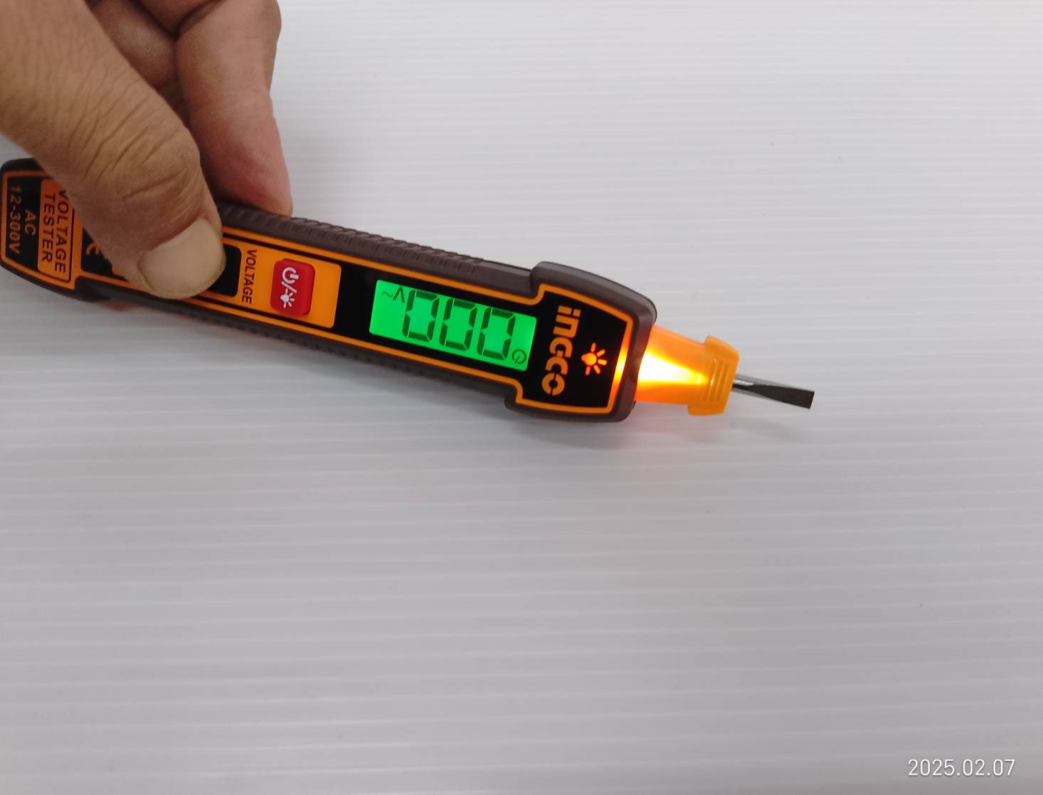 INGCO COMBO SET ชุดช่างไฟฟ้า ปากกาวัดไฟ+มัลติมิเตอร์+แคลมป์มิเตอร์ 3ตัวชุด รุ่น COS24067