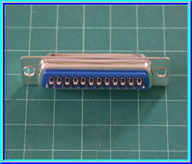 1x คอนเน็คเตอร์ DB 25 ตัวเมีย (Female DB25 D-Sub)