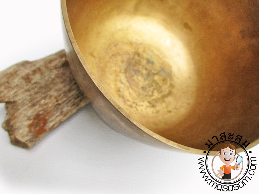 ขันทองเหลืองเก่าพร้อมทัพพี