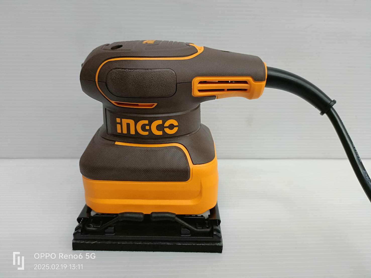 INGCO เครื่องขัดกระดาษทรายเหลี่ยม 240W รุ่น PS2416