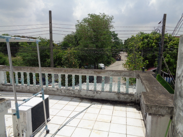 H1158 ขายด่วน ทาวนเฮ้าส์ 2 ชั้น 25 ตร.วา หมู่บ้านเสรี อ่อนนุช ซอยอ่อนนุช70/1 แยก2-2 แขวงประเวศ เขตประเวศ กรุงเทพฯ ขายถูกตามสภาพ