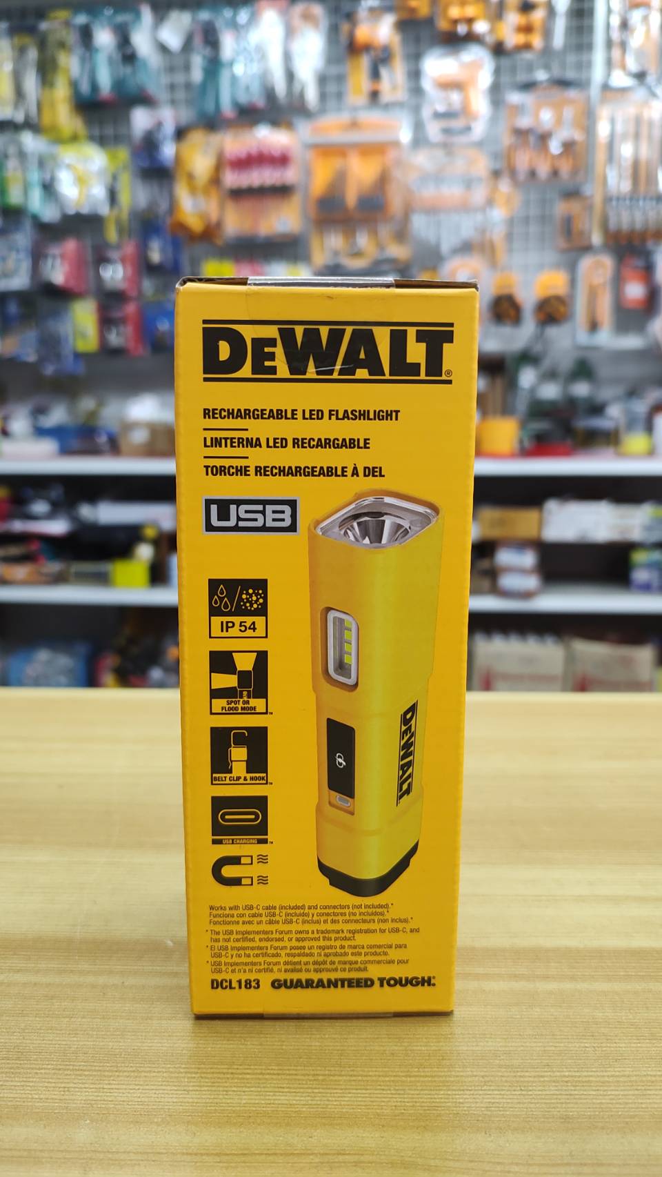 DEWALT รุ่น DCL183ไฟ LED ส่องทำงานแบบพกพา มีแม่เหล็ก