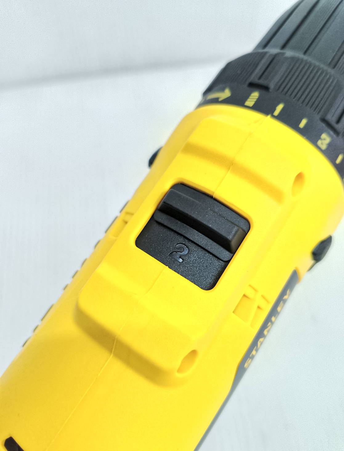 STANLEY รุ่น SCD10D1-B1 สว่านไขควงไร้สาย 12V Max พร้อมแบตเตอรี่ 2.0Ah