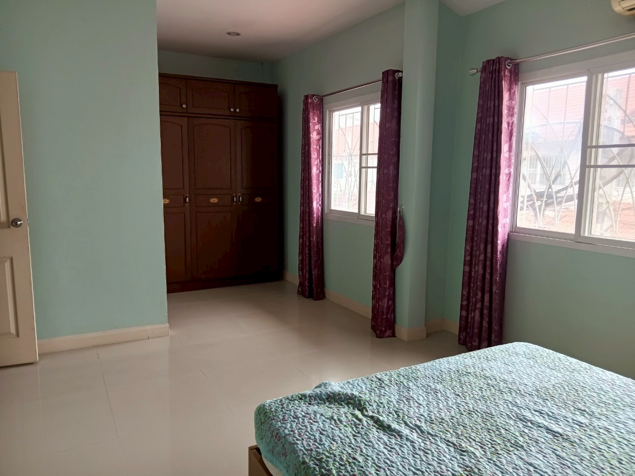 🏡H1268 ขายด่วน! ทาวน์เฮ้าส์ 2 ชั้น หลังริม หมู่บ้านนารีนคร 12 – บางบัวทอง อยู่ซอยเทศบาล8