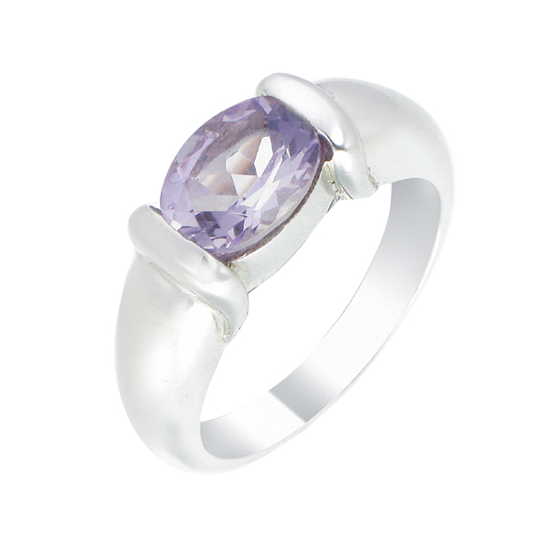 แหวนเงิน ประดับเพชร CZ แหวนพลอยเม็ดชูสีม่วง ก้านแหวนเรียวเรียบ ดีไซน์โฉบเฉี่ยวทันสมัยควรค่าแก่การครอบครอง ใส่ติดนิ้วได้ทุกงาน