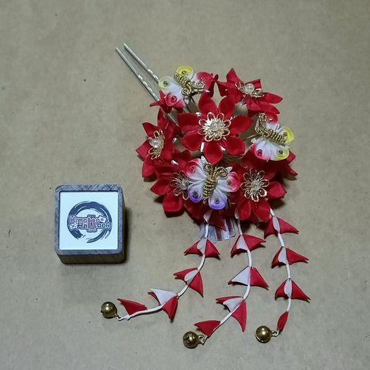 ปิ่นดอกไม้ญี่ปุ่นแดงPINJ022