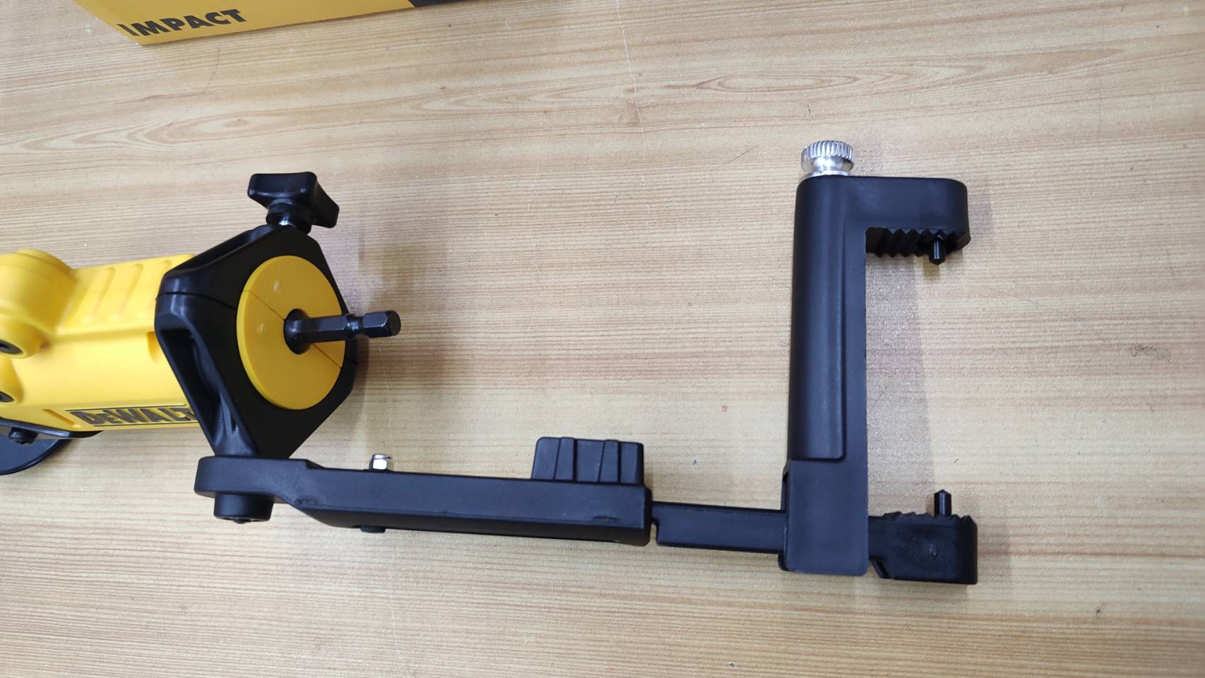 DEWALT อุปกรณ์เสริมสำหรับแปลงเป็นเครื่องตัดแผ่นโลหะ ตัดเมทัลชีท DT70620-QZ