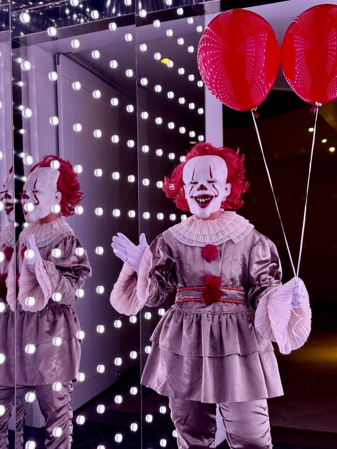 ชุดตัวตลกผี