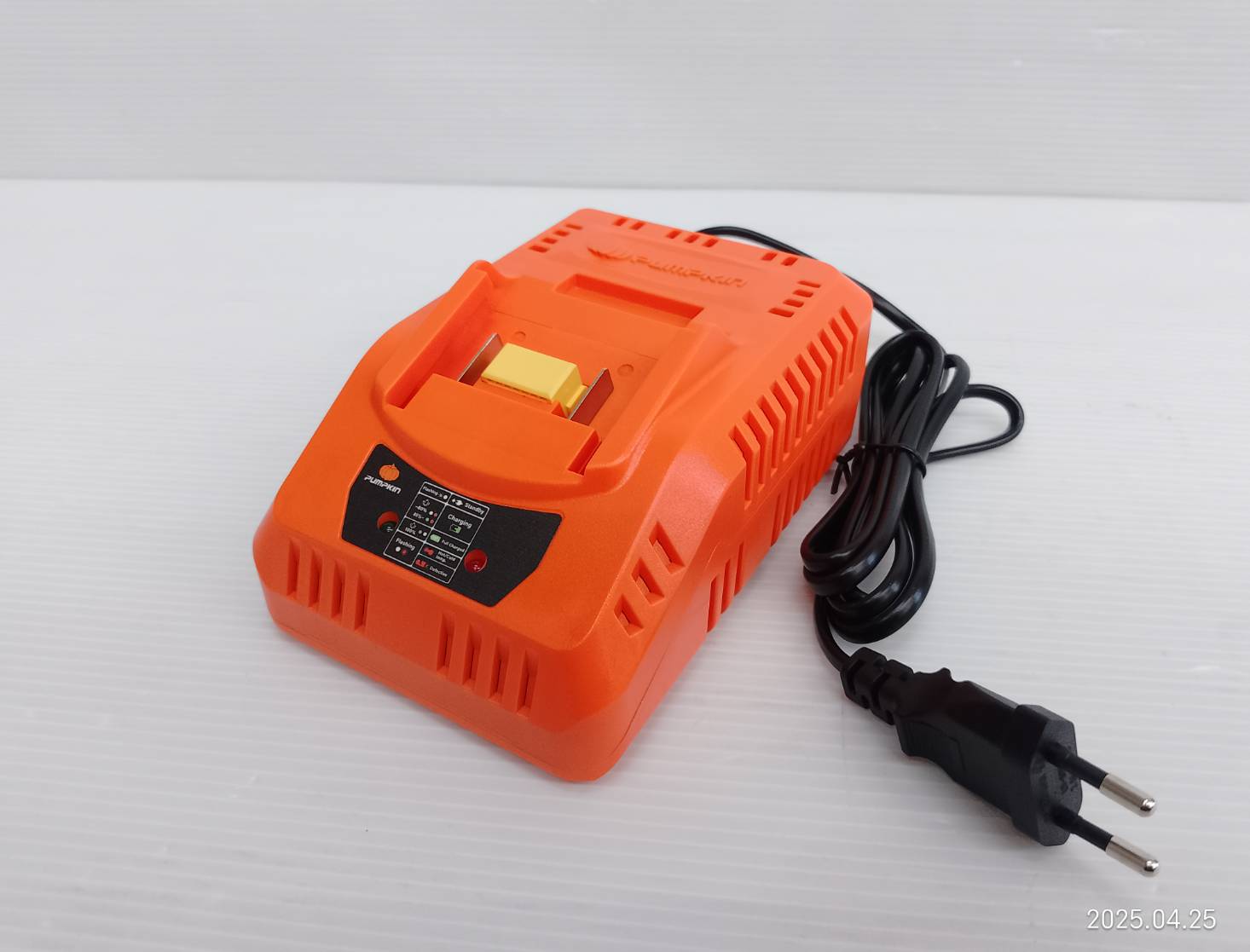 แท่นชาร์จ20V P20V-C24X PUMPKIN 50265