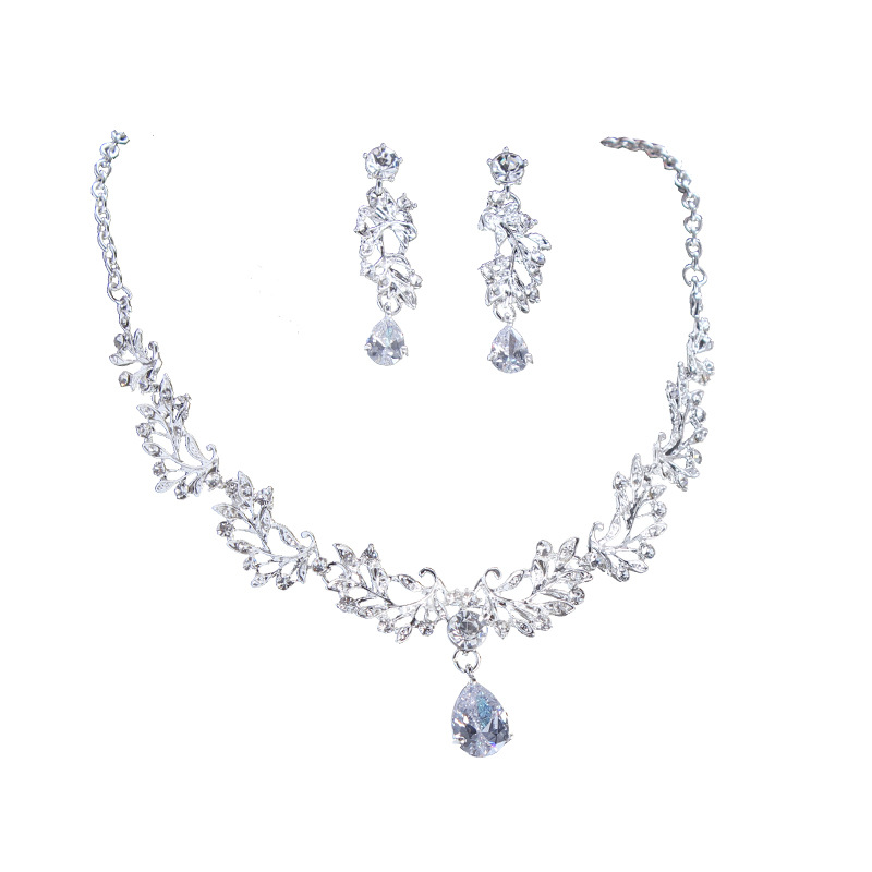 (พร้อมส่ง) สร้อยคอเพชร+ต่างหูแบบหนีบ 001 สร้อยคอเจ้าสาว สร้อยคอใส่ออกงาน สวยหรูดูแพง