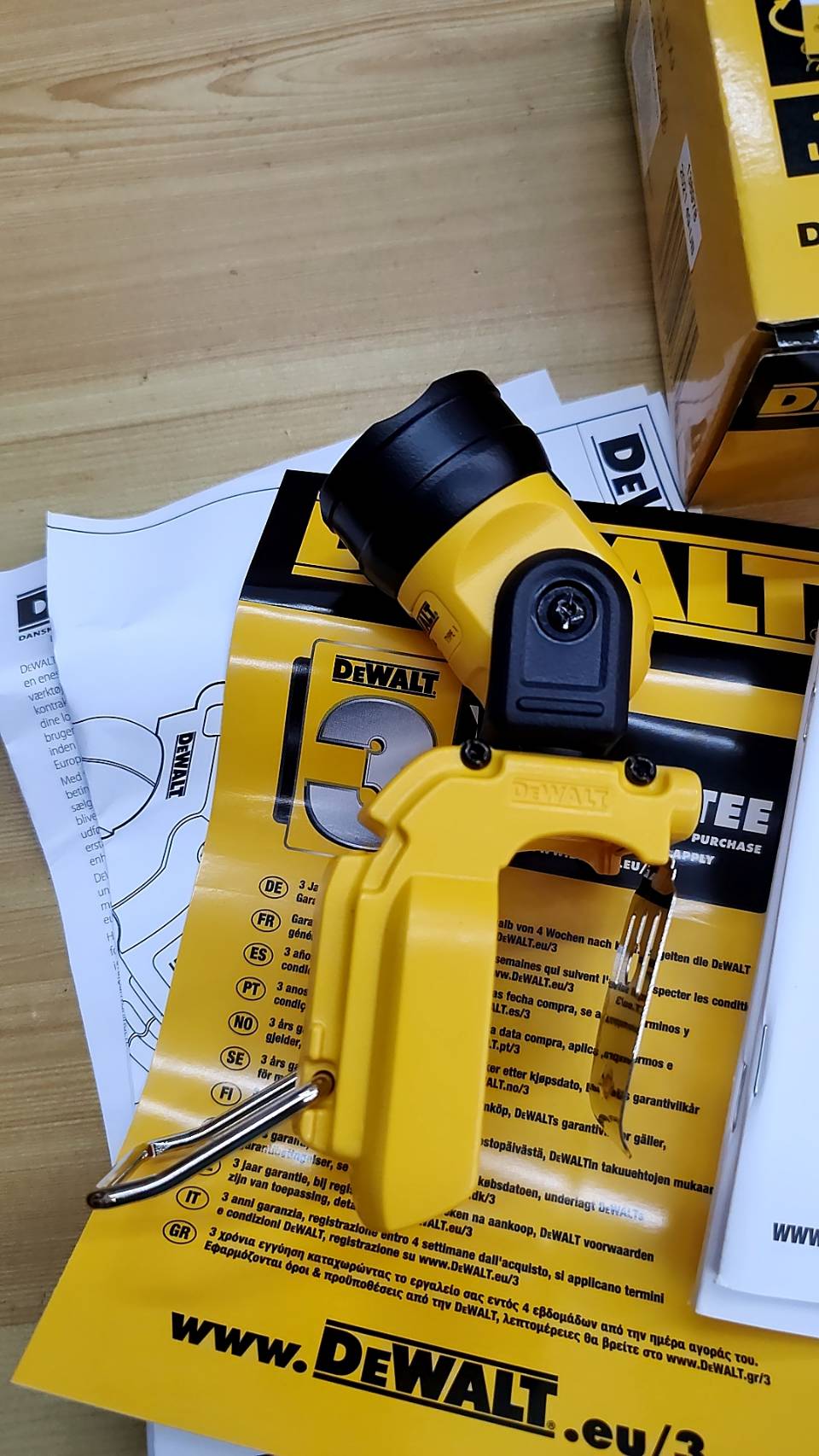 ไฟฉายLED12V DCL510N DEWALT