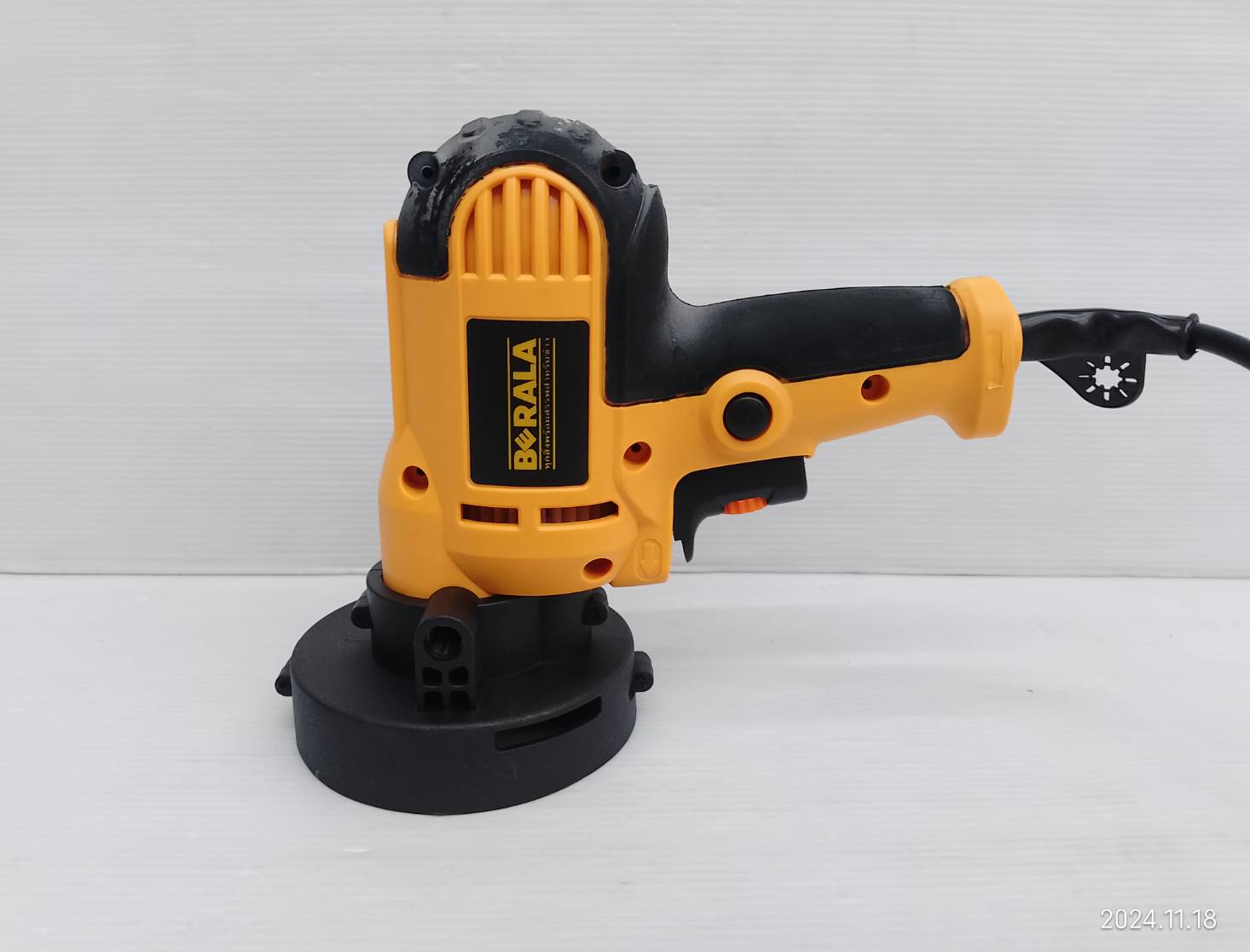 BERALA เครื่องขัดสี ขัดเงา 5 นิ้ว รุ่น DW6600