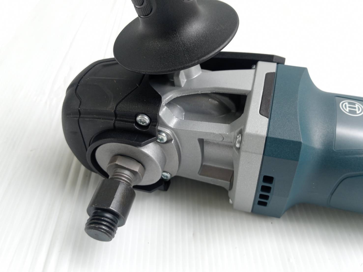 เครื่องขัดเงา ขัดสี 7นิ้ว GPO14-180S BOSCH