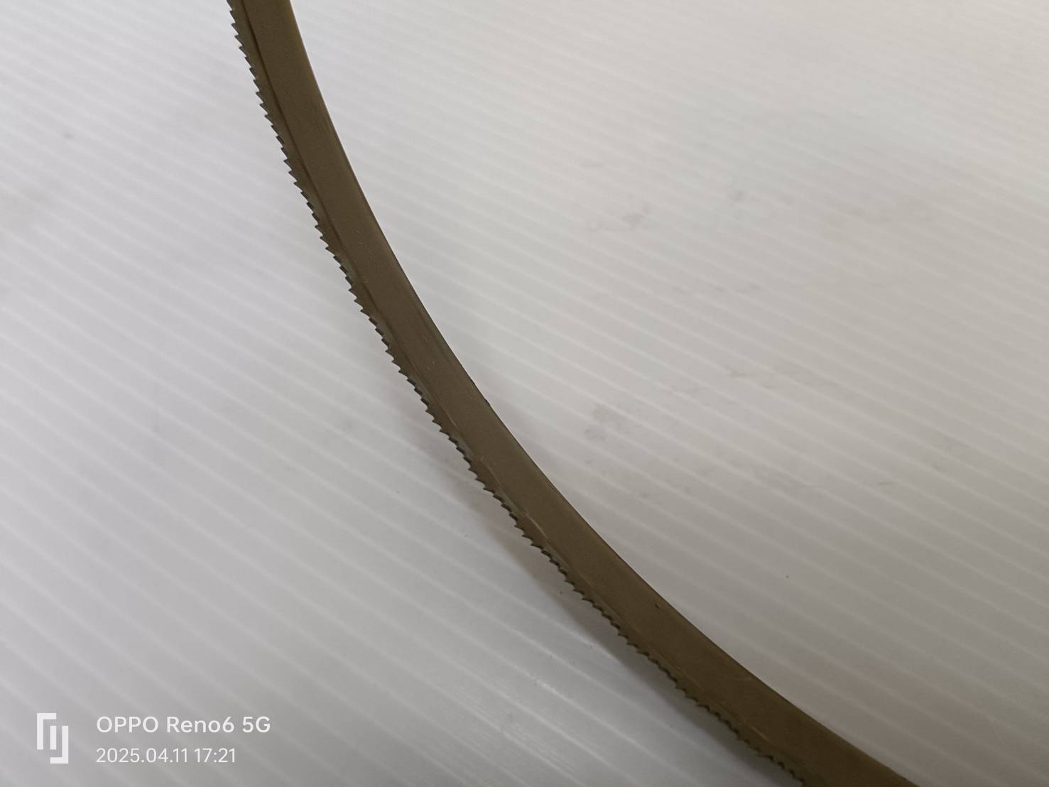 เลื่อยสายพายมือเดียว 20V DCS378B DEWALT