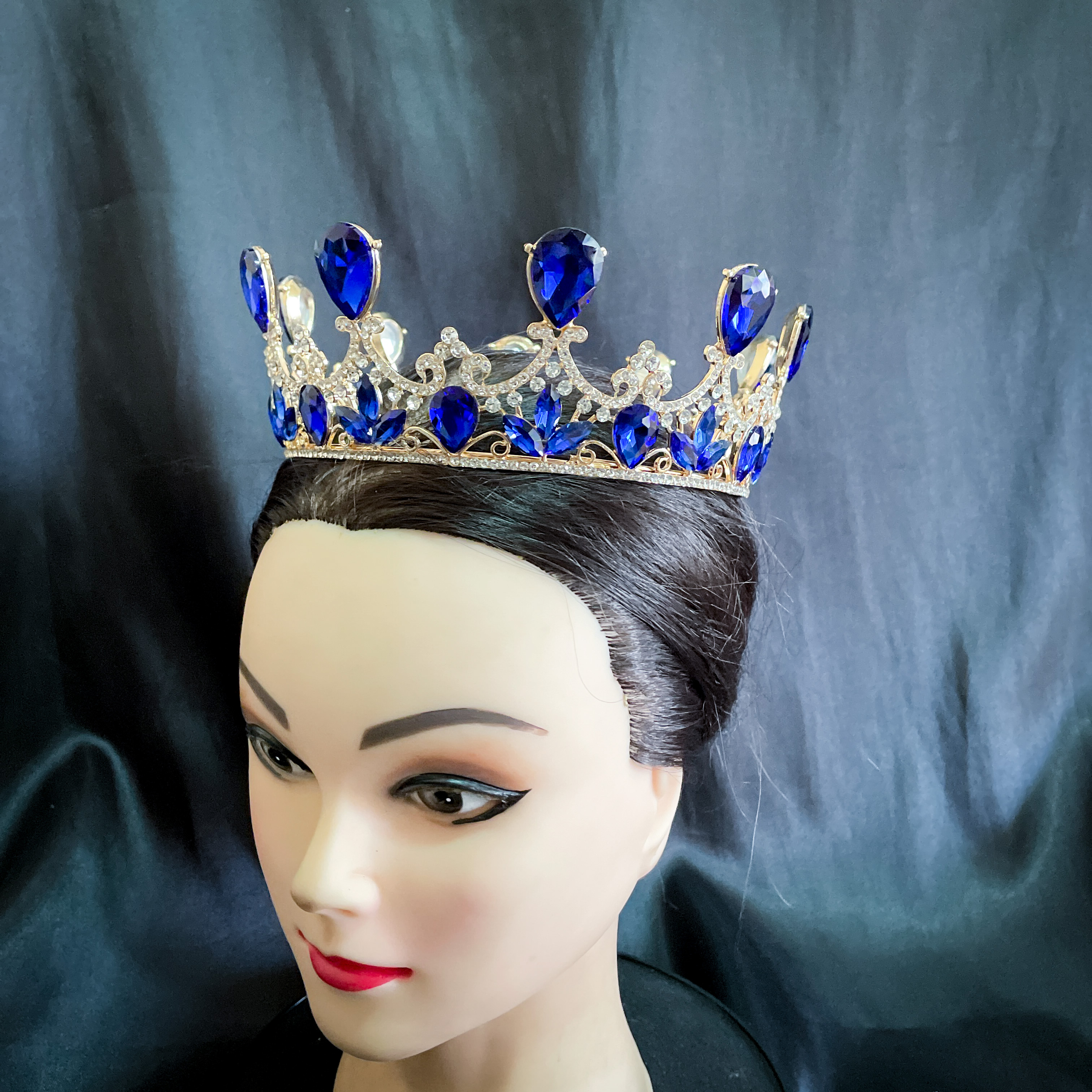 (พร้อมส่ง) มงกุฎ 039 สีน้ำเงิน มงกุฎนางงาม มงกุฎเจ้าหญิง งานสวย ปราณีต QCเพชรทุกเม็ด สินค้าพร้อมส่งจากไทย