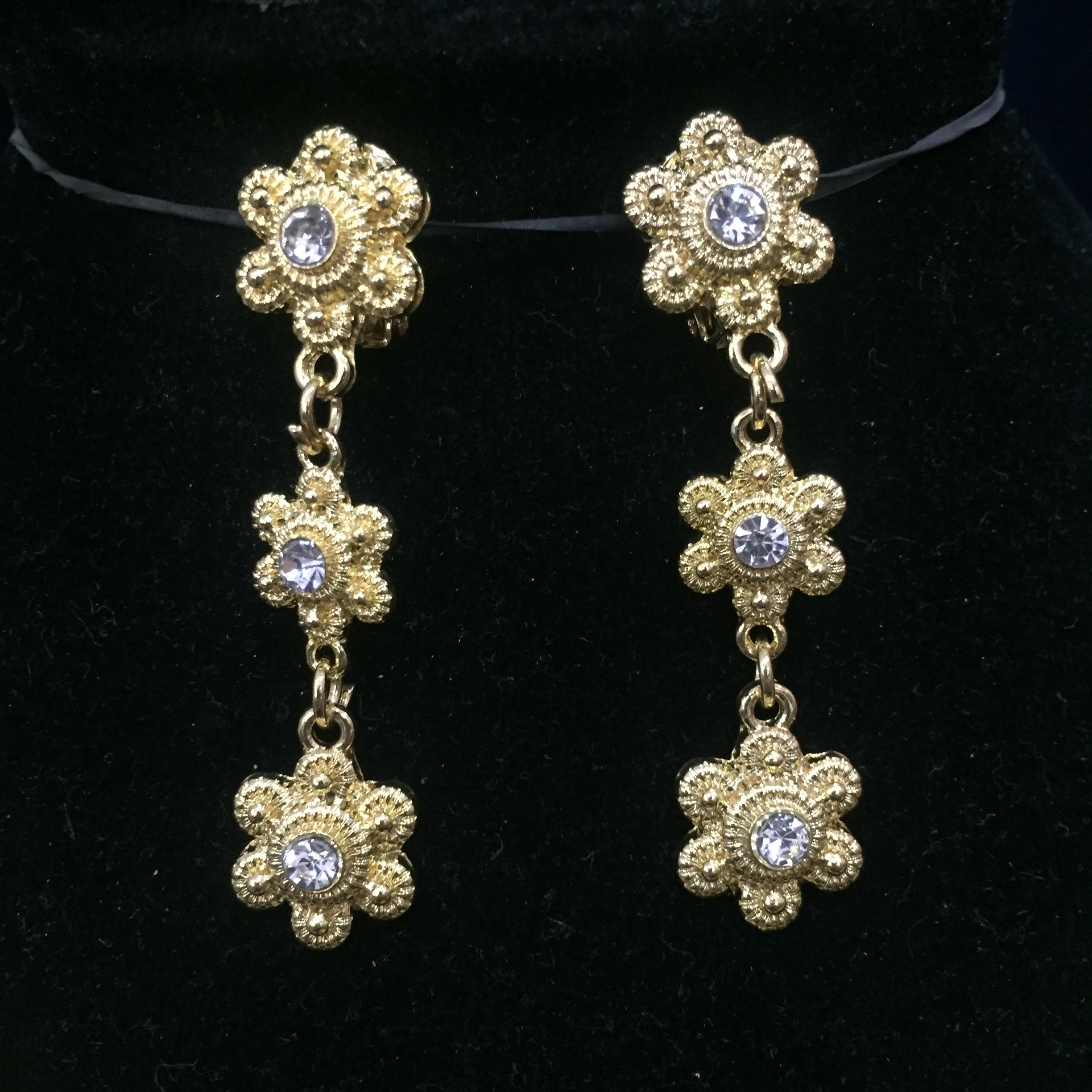 (พร้อมส่ง) เครื่องประดับไทยสร้อยคอ+ต่างหู 038 พลอยสีขาว