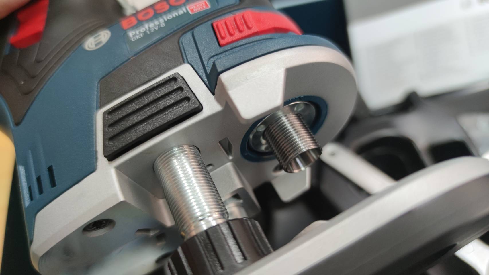 ทริมเมอร์ไร้สาย GKF12V-8 BOSCH SOLO