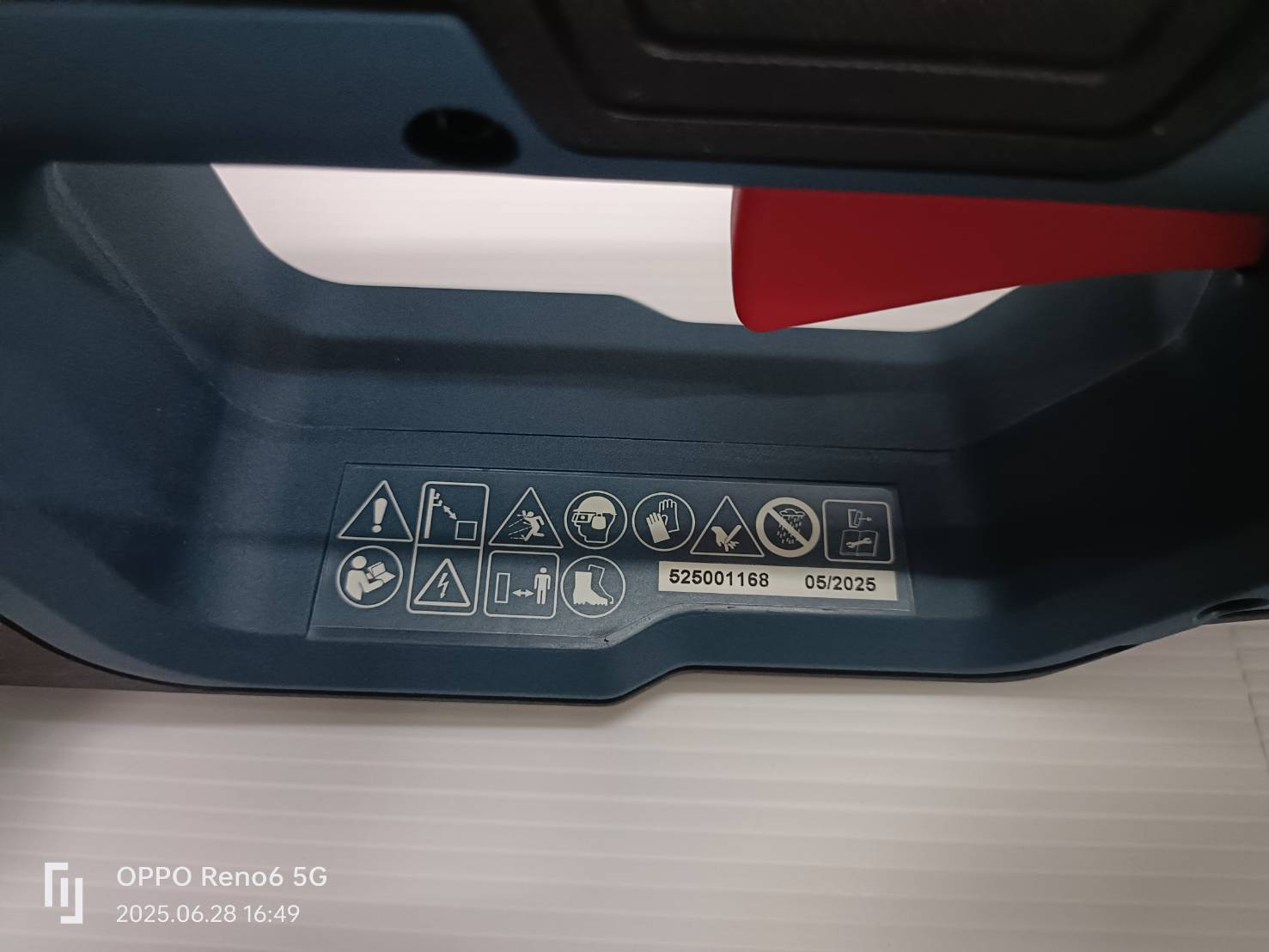 เลื่อยโซ่10"ด้ามยาว GKE18V-25TP BOSCH SOLO