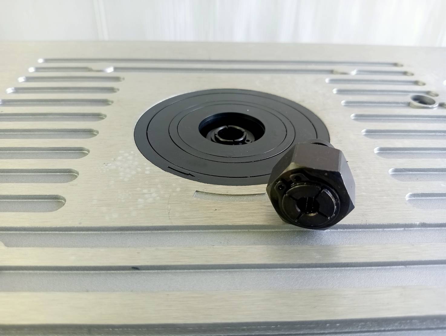 โต๊ะเร้าเตอร์พร้อมมอเตอร์ HF60 SCHEPPACH