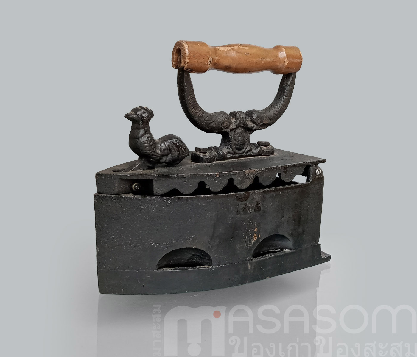 เตารีดหัวไก่เหล็กหล่อเก่ายุโรป