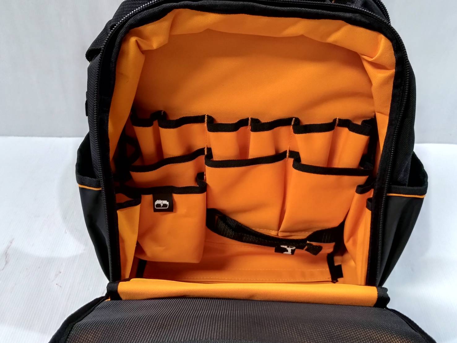 เป้สะพายหลัง DWST60102 DEWALT