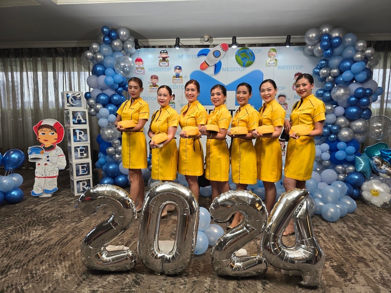 ชุดแอร์โฮสเตรส / ชุดอาชีพในฝัน