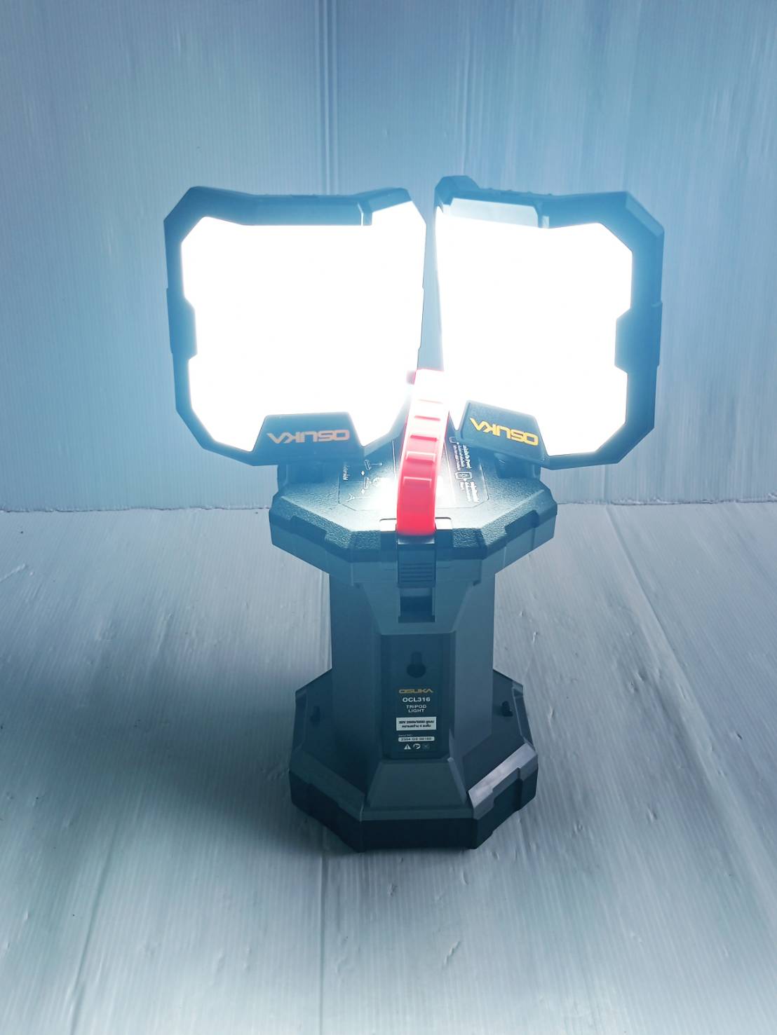 OSUKA ไฟส่องพื้นที่ 3 ขา LED 20V 2in1 OCL316-N (ตัวเปล่าพร้อมขาตั้ง)