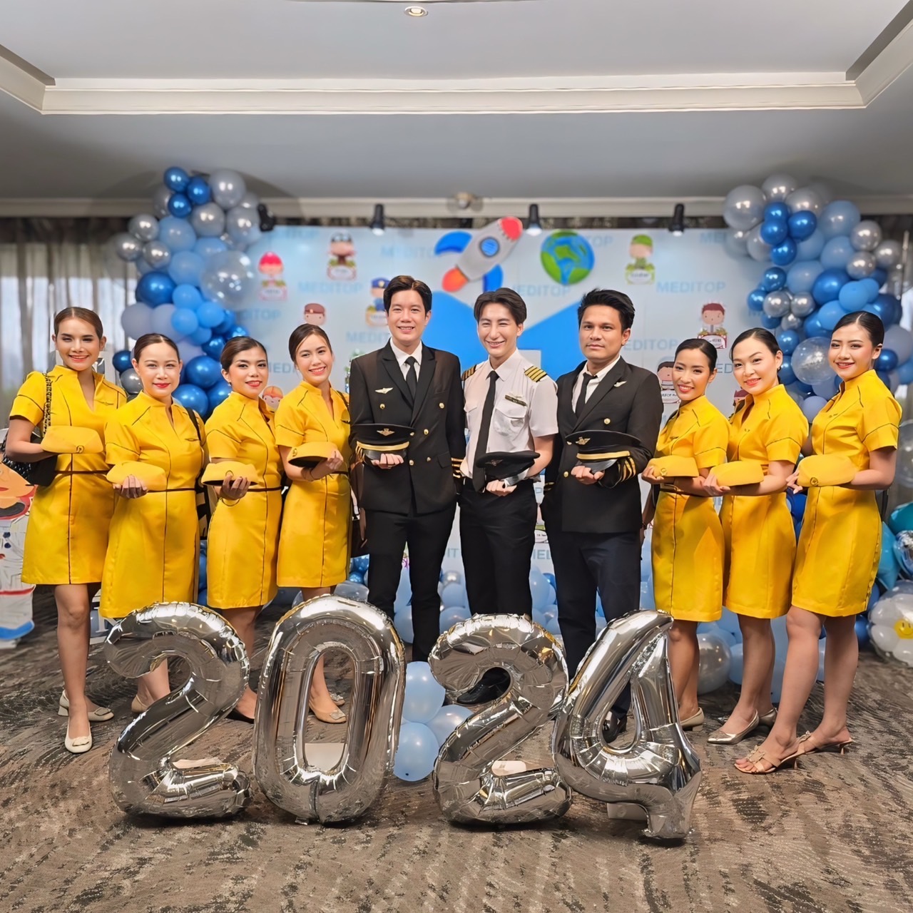 ชุดแอร์โฮสเตรส / ชุดอาชีพในฝัน