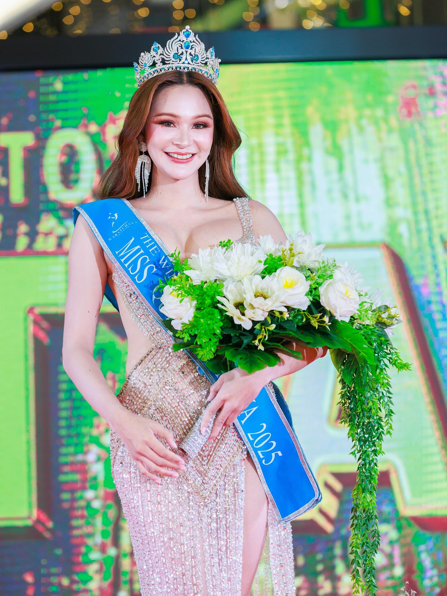 (พร้อมส่งจากไทย) มงกุฏ 093 สีฟ้า มงกุฎนางงาม มงกุฎเพชร มงกุฎประกวด สินค้าพร้อมส่ง ไม่ต้องรอนาน งานพรีเมี่ยม