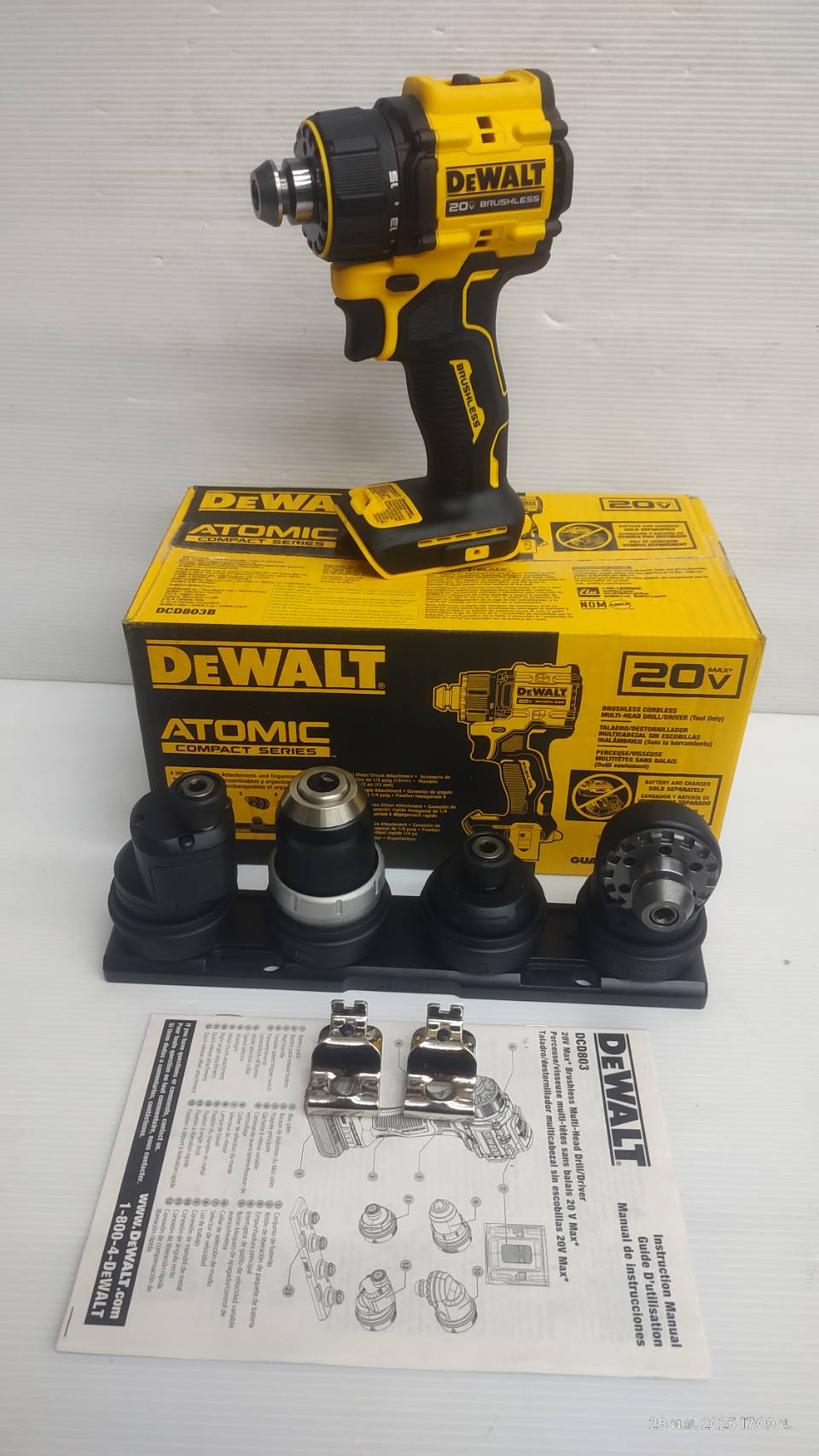 ไขควงติดตั้งไร้สาย (เปลี่ยนหัวได้ 4 หัว) DCD803B DEWALT