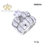 แหวนเพชรคู่ ประดับเพชรCZ แหวนเพชรเม็ดชู คู่กับแหวนแถวเพชรแทปเปอร์ ดีไซน์ใหญ่อลังการเพชรแวว วาวสวยใจจับใจ 1 set มี 2 วง สามารถใส่ เป็นคู่ หรือ แยก ใส่ได้ค่ะ