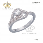 แหวนเพชรcz ประดับเพชร CZ แหวนเพชรชู ล้อมรอบฝังเพชรเรียงแถวเม็ดเล็กๆดูอ่อนละมุน คลาสสิค เรียบหรู ลงตัวทั้งสวยทั้งเก๋ดีทันสมัย ชิคๆไม่ซ้ำใคร