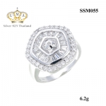 แหวนผู้ชาย ประดับเพชรCZ แหวนทรงห้าเหลี่ยม แหวนเพชรชายวงนี้มีสไตล์เป็นเอกลักษณ์ ไม่เหมือนใคร ตัวเรือนส่องประกายเพชรระยิบระยับเต็มนิ้วทั้งวง เหมาะกับท่านชายที่มีรสนิยมสูง หรูหรา มีเอกลัษณ์