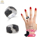 แหวนเพชร ประดับ เพชรCZ หน้าแหวนทรงใหญ่ฝังเพชรกลมขาว ตัวเรือนเงินแท้100% (เงินแท้92.5%) เพิ่มดีเทลลายดอกไม้ฝังเพชรกลมดำ งานสวยหรูหรา ดีไซน์ใหญ่อลังการ [Size 6 = เบอร์ 52 (ร้านทองทั่วไป)]