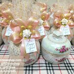 โถเบญจรงค์รับไหว้ ลายกุหลาบเคลือบมุกขอบทอง ขนาด 5 นิ้ว แพคถุงผ้าแก้วผ้าลายทอง