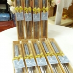 ตะเกียบเกาหลีลายกนก แพคกล่องไม้