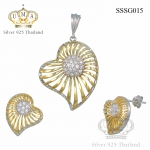 ต่างหูพร้อมจี้ ( ชุบทอง ) = Earring with Pendant ( Gold )