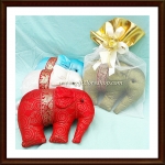 หมอนใบชารับไหว้ ช้างผ้าไหมสองมิติ พร้อมแพคถุงผ้าโปร่ง และโบว์ดอกไม้