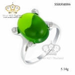 แหวนเงิน ประดับเพชร CZ แหวนพลอยทรงไข่เม็ดโตๆ สีเขียวสดใส งานเนี๊ยบมาก แวววาว สำหรับสวมใส่ออกงานราตรี งานสังสรรค์ต่างๆ สะดุดตาประทับใจแก่ผู้พบเห็น