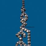 เข็มกลัด ยันต์นะฤาชา รุ่นแรก เนื้อเงิน พิมพ์ตัดเหลี่ยมเพชร ยุคต้น ข้างเลื่อยแต่งตะไบ พระครูสถาพรพุทธมนต์ (หลวงพ่อสำเนียง อยู่สถาพร) วัดเวฬุวนาราม อ.บางเลน จ.นครปฐม อีกหนึ่งพระอริยเจ้าสายจิตรวิญญาณ ร่างประทับทรง หลวงปู่ศุข วัดปากคลองมะขามเฒ่า (องค์ที่1)