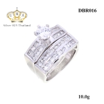 แหวนคู่ ประดับเพชรCZ แหวนชูเพชรเม็ดโตๆคู่กับแหวนแถว จะสวมใส่แค่วงเดียวให้เป็นสไตล์เรียบๆ หรือจะใส่แบบสแตคซ้อน 2 เพื่อให้ไม่เอาท์ และไม่ให้เป็นการตกเทรนด์ก็ได้ค่ะ